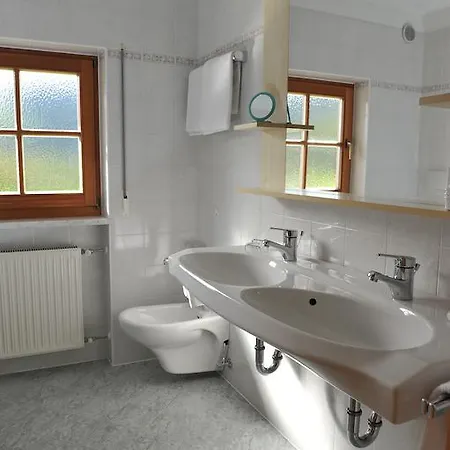 Farm stay Oberholzlhof