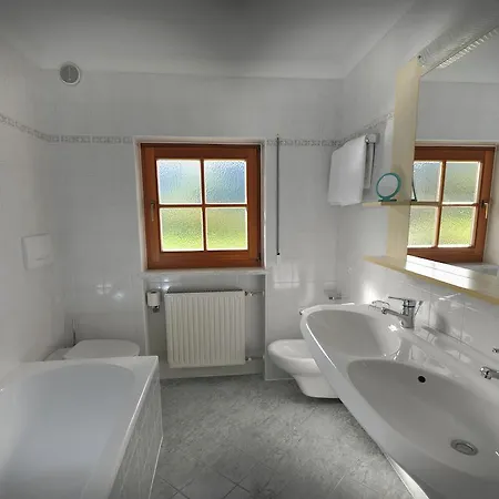 Farm stay Oberholzlhof *